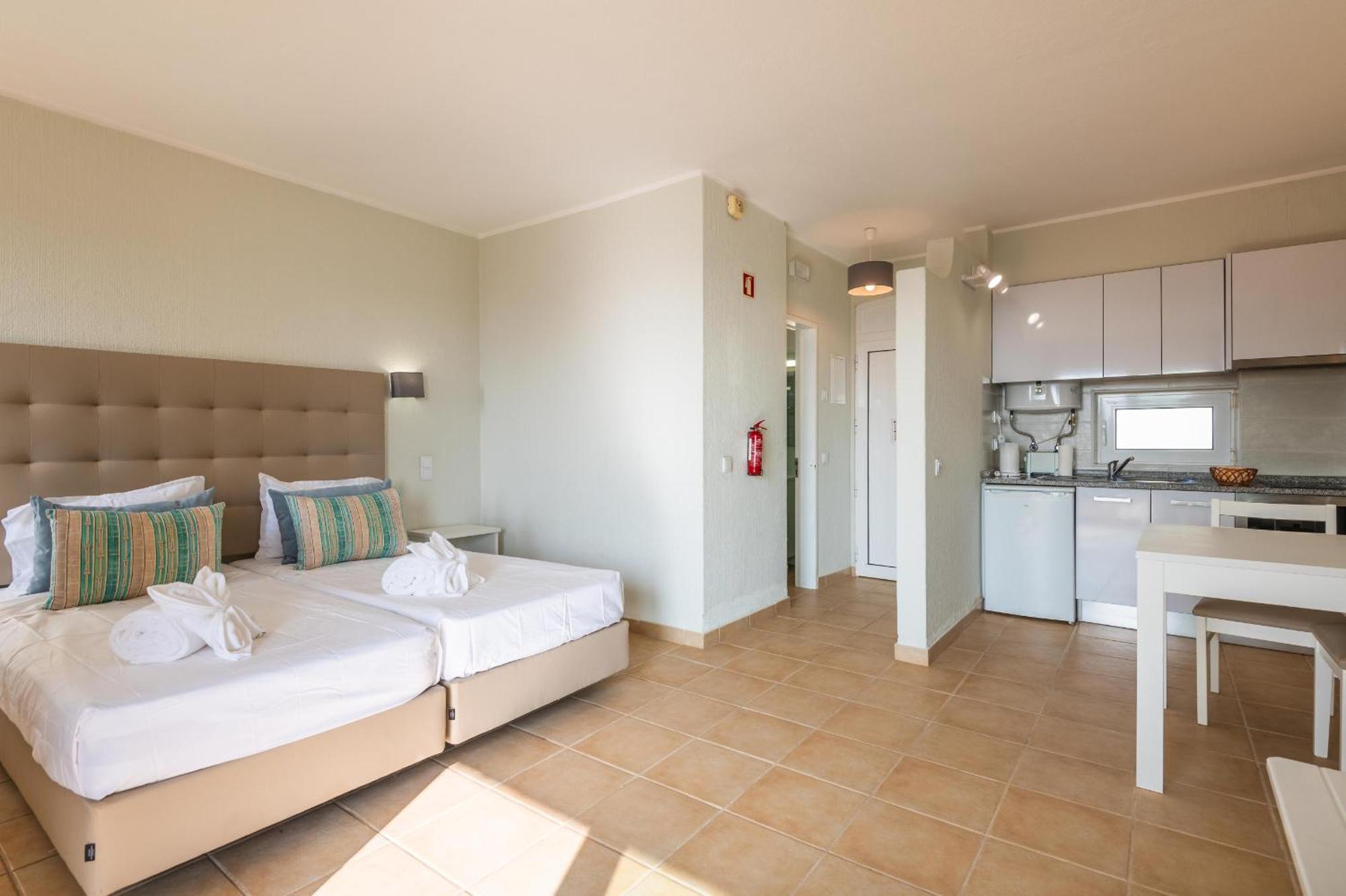 Studio With Sea View - Free Wi-Fi - Pool Albufeira Dış mekan fotoğraf